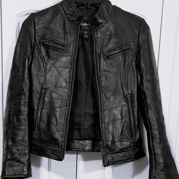 … - Picture 2 of 8